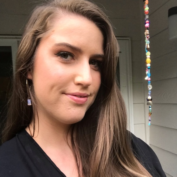 Meet your Posher, Alli - Picture 3 of 3